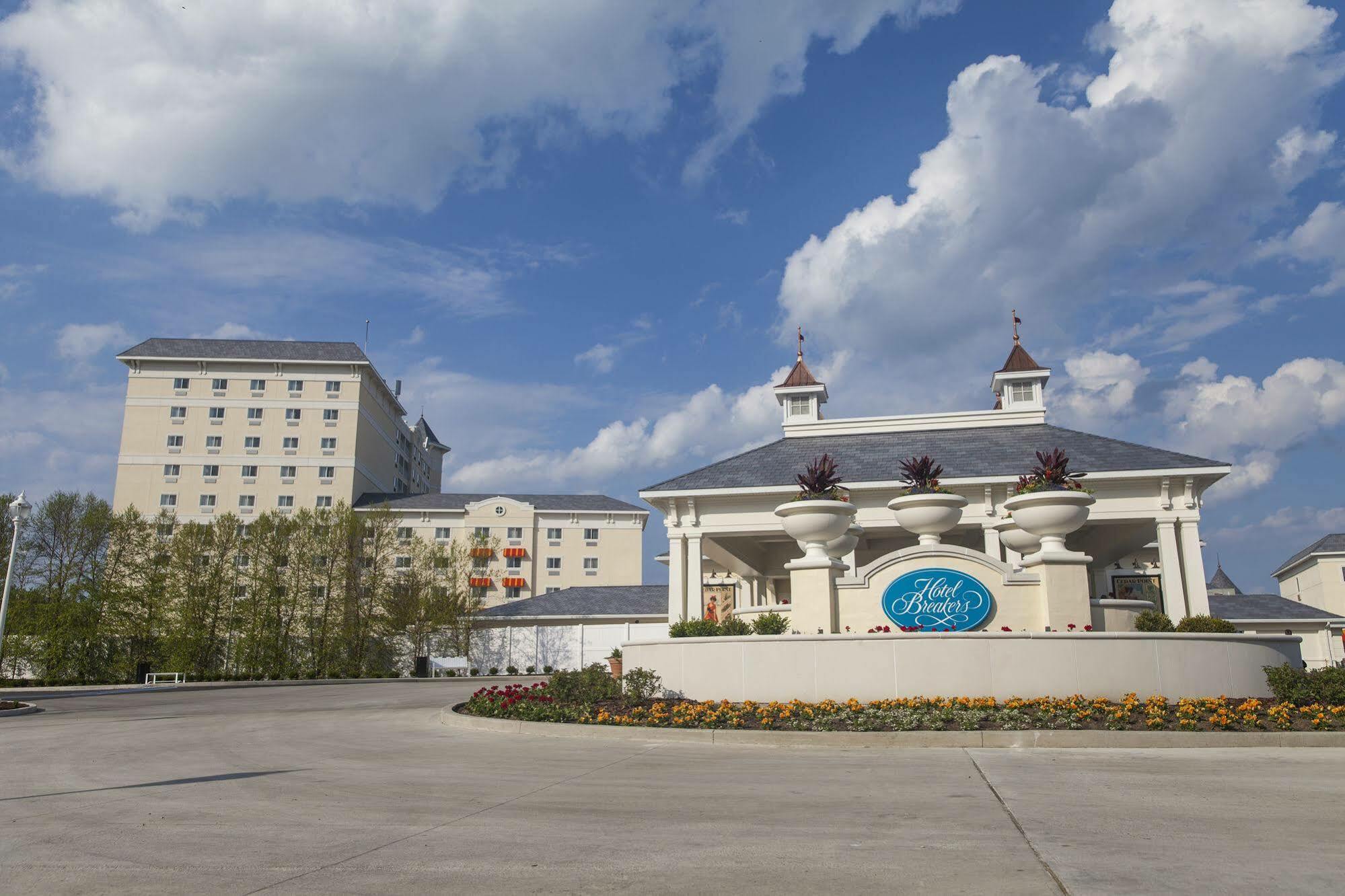 Cedar Point Hotel Breakers Sandusky Exterior photo